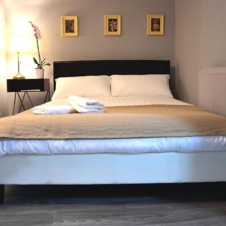 Monopoly Accommodations Londres Extérieur photo