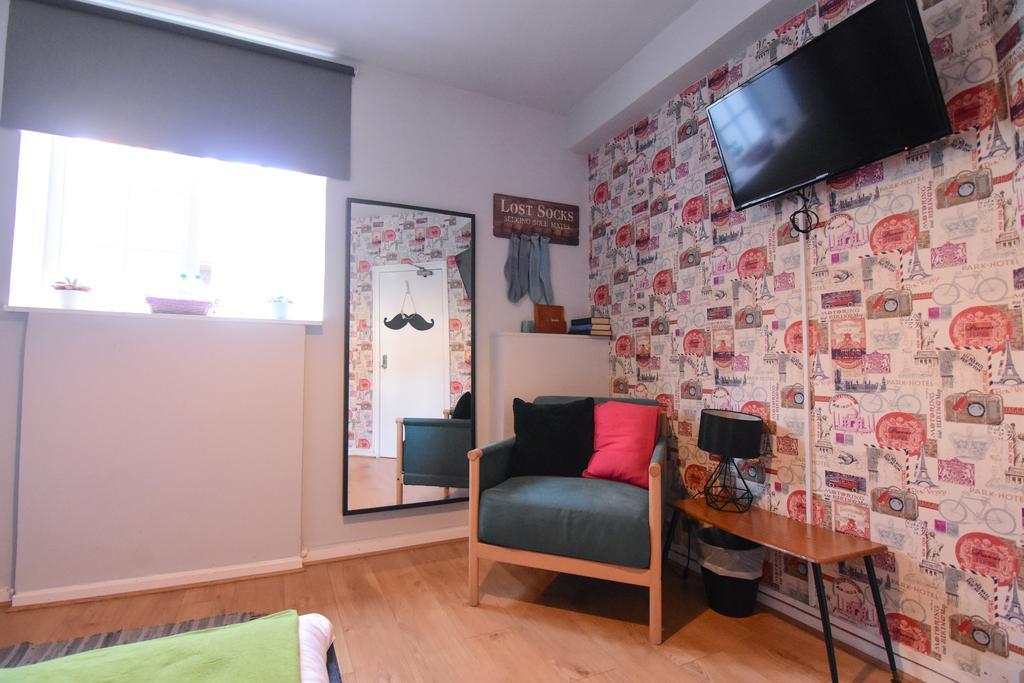 Monopoly Accommodations Londres Extérieur photo